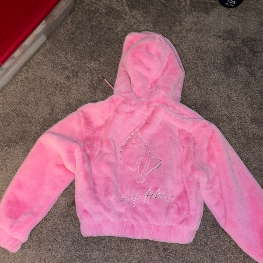 Pink Fuzzy jacket 
Silk inside